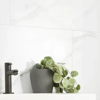 7029 Belluno Gloss TILES - Room scene (color)